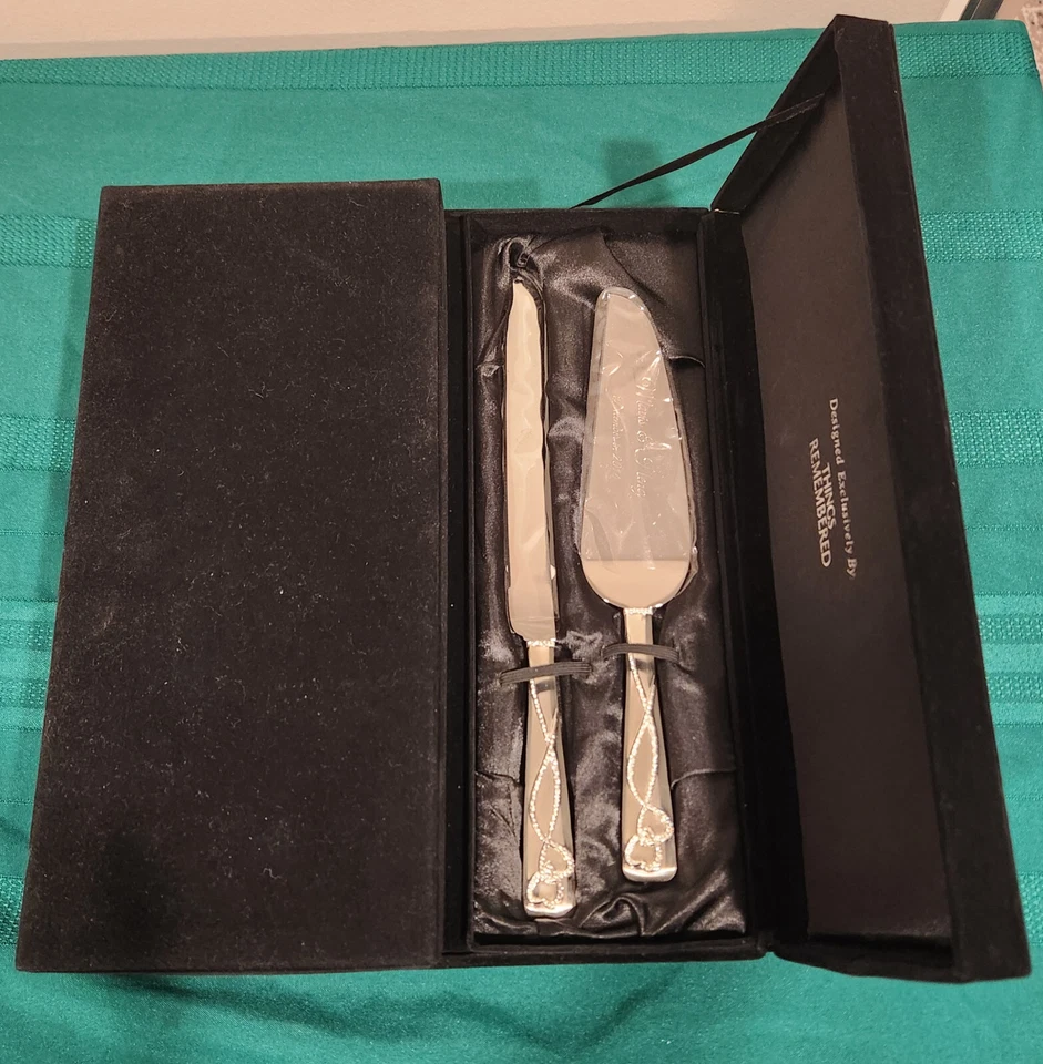 Juego de tostadas y pasteles de boda TR de acero inoxidable enchapado en plata grabado de segunda mano Foto 3 de 4