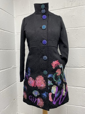 Joe Browns schwarz Vintage-Stil bestickt mehrfarbig Mantel Größe 12 Stck.
