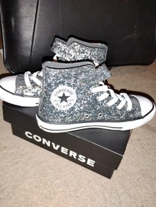 Girl's Converse All-Star High Top Sneakers Shoes Size 1 * Brand New In Box!