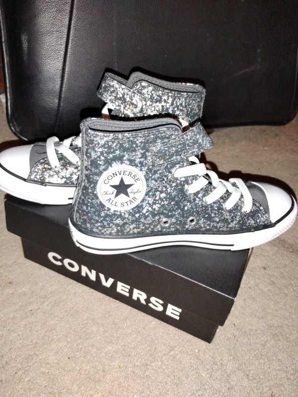 Girl's Converse All-Star High Top Sneakers Shoes Size 1 * Brand New In Box!