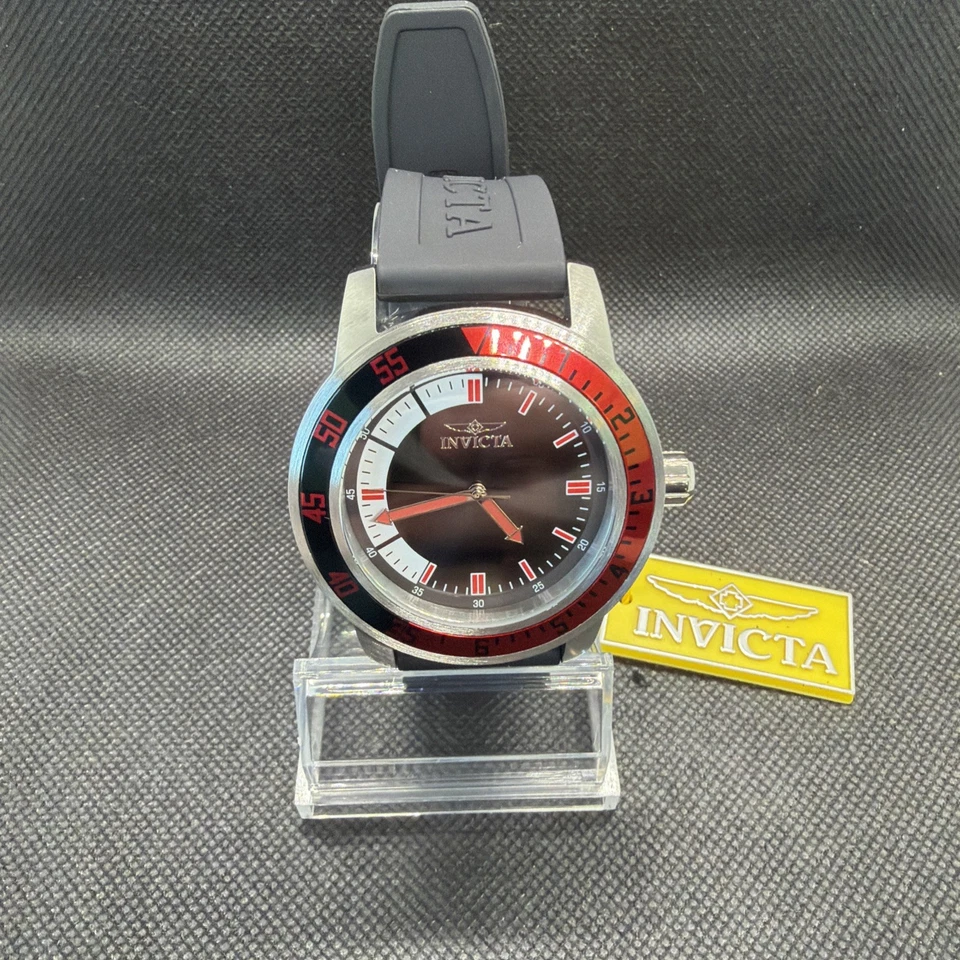 Reloj con correa de silicona Invicta 12845 Specialty cuarzo 45 mm esfera roja y negra para hombre Foto 4 de 4