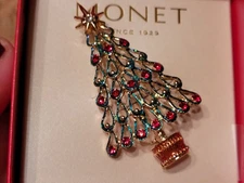 MONET Christmas Tree Brooch Pin NEW In BOX Designer Jewelry Womens Gift X-Mas