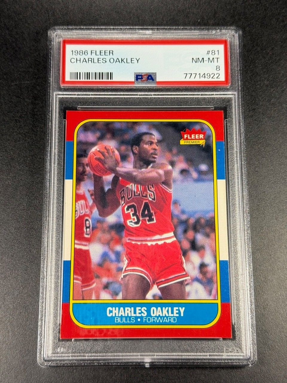 CHARLES OAKLEY 1986 86-87 FLEER #81 ROOKIE NM-MINT PSA 8 NBA BULLS (SET BREAK)