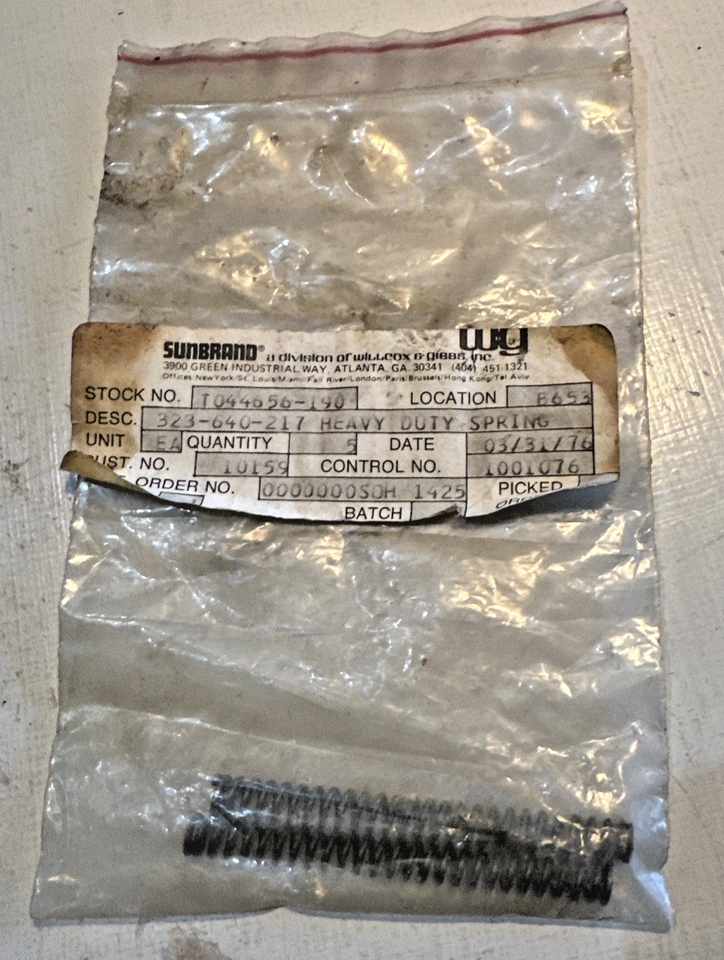 Heavy Duty Sewing Machine Tension Retainer Springs 1976 Vintage 323-640 ...
