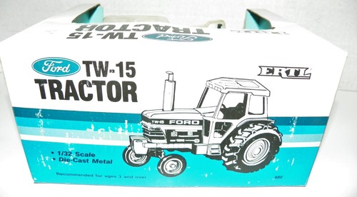ERTL FORD TRACTOR MODEL TW-15, DIECAST, 1/32 SCALE - Picture 2 of 3