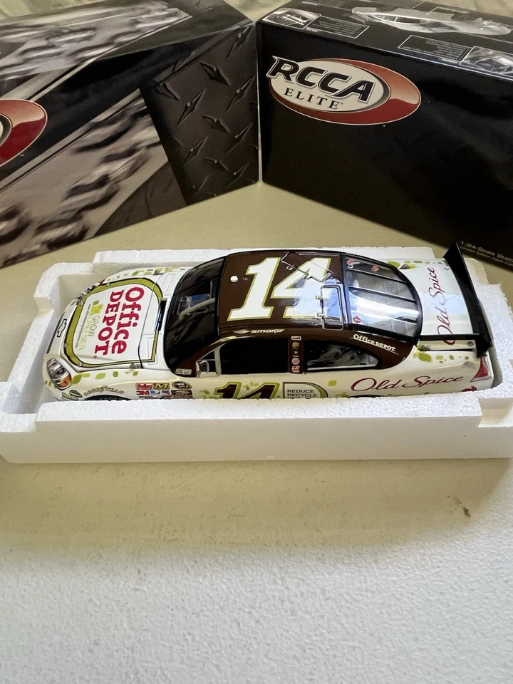 Tony Stewart #14 Office Depot Go Green 2010 Impala Elite 90/214 Foto 2 de 4