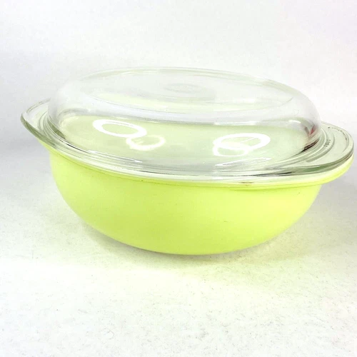 Pyrex 024 Yellowish Green Round Casserole Vintage Baking Dish Bowl with Lid Nice