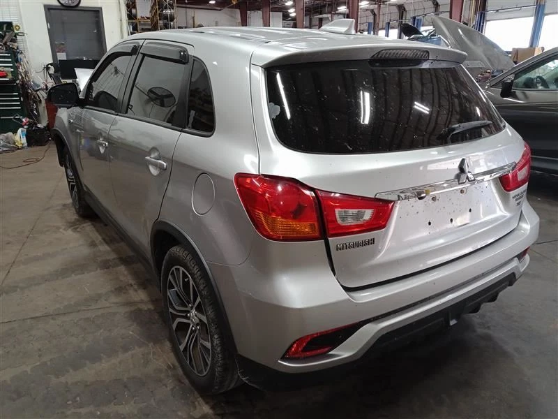 Cilindro maestro de freno 2018 Outlan Sp Sku#3911833 Foto 2 de 4