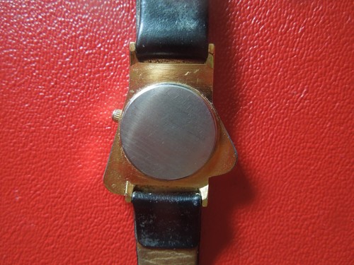 J 7023 Vintage Armbanduhr Guillaume Triangle Swiss Dali ? QUARZ SIEHE BESCHREIBUNG - Bild 9 von 15