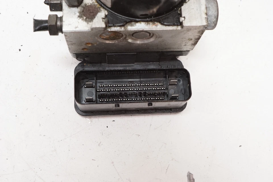 FORD EDGE LINCOLN MKX ABS Pump Module VSA Modulator Valve OEM 2011 - 2015 - Image 2 of 4