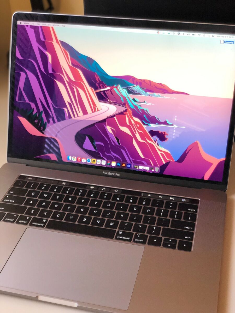 Barely Used Apple Macbook PRO 15 inch (Intel Core i7 8th Gen Barely Used Apple Macbook PRO 15 inch (Intel Core i7 8th Gen