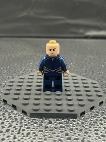 LEGO DC Super Heroes Superman Minifigure from Set 76002