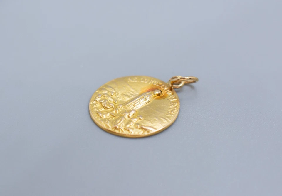 (MA4) 19k Portuguese Yellow Gold N. S. Do Rosario Da Fatima Pendant .9gr 3/4 in. - Image 4 of 4