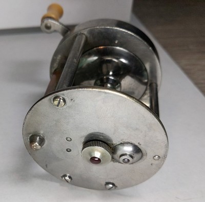 Shakespeare Criterion No. 1960 Level-Winding Casting Reel. Used