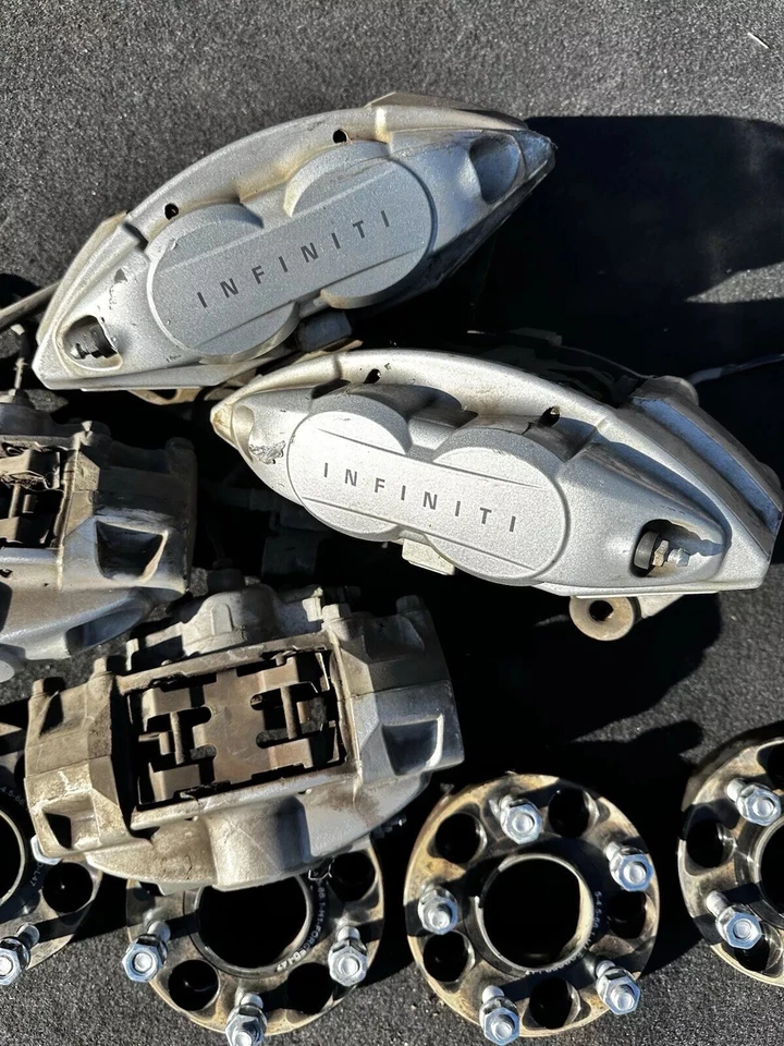 🛑 2008-2020 Infiniti Nissan Akebono SET Sport Brake Calipers OEM Silver - Image 2 of 4