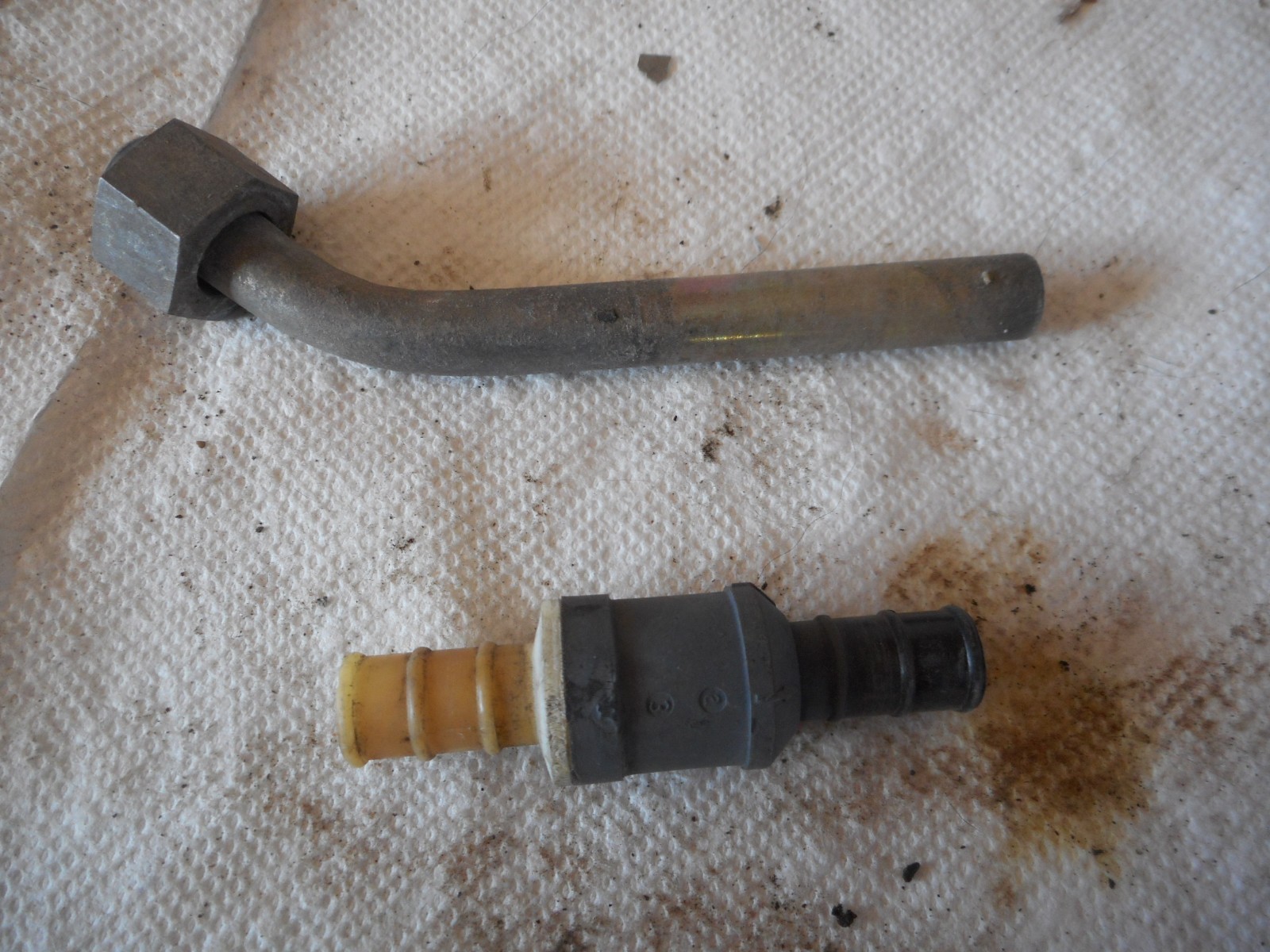 Mercedes Benz W111 W110 W112 Power Brake Vacuum Line, Nut, & check