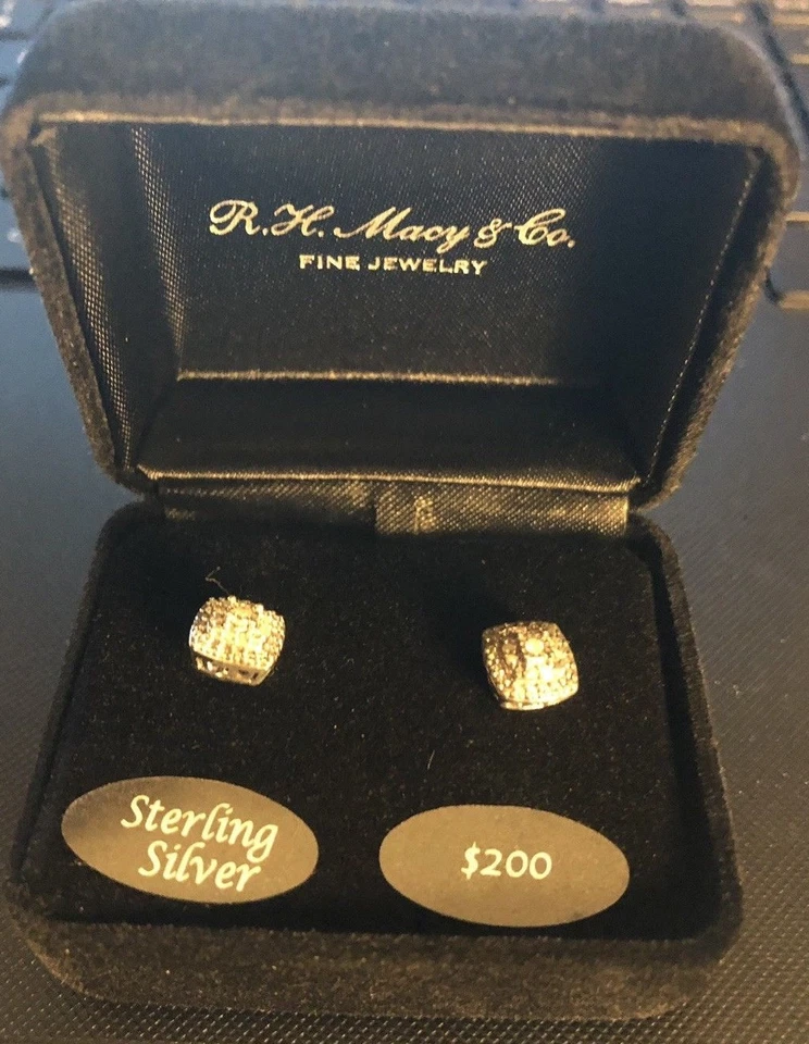 Aretes con racimo de diamantes, pavé de 1/10 qtw en plata de ley, nuevos en caja de regalo Foto 3 de 4