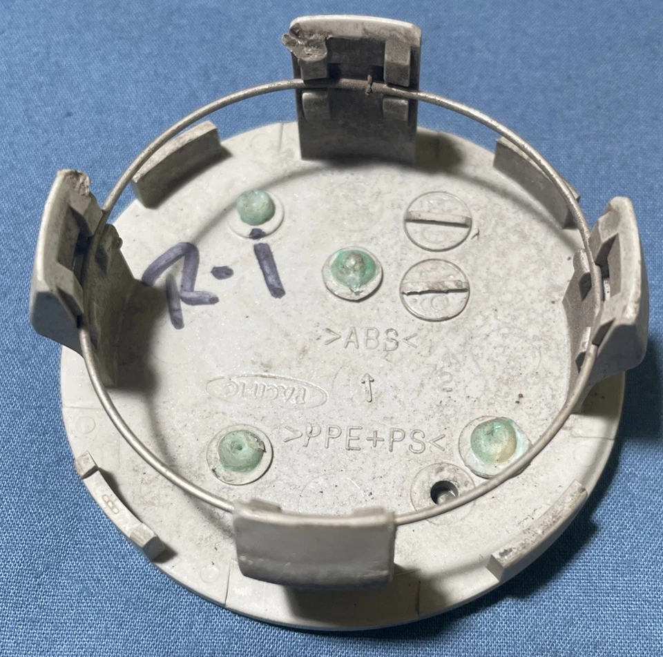 LEXUS IS250 IS350 LS430 RX350 SC430 ES350 GS300 HS250h LS460 LS60 TAPA CENTRAL OEM Foto 4 de 4