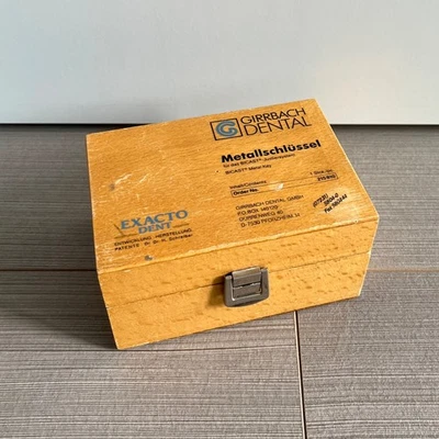 Girrbach Bicast Metallschlüssel 215810 +Holzbox - Dental/Zahntechnik #1 - Bild 1 von 4