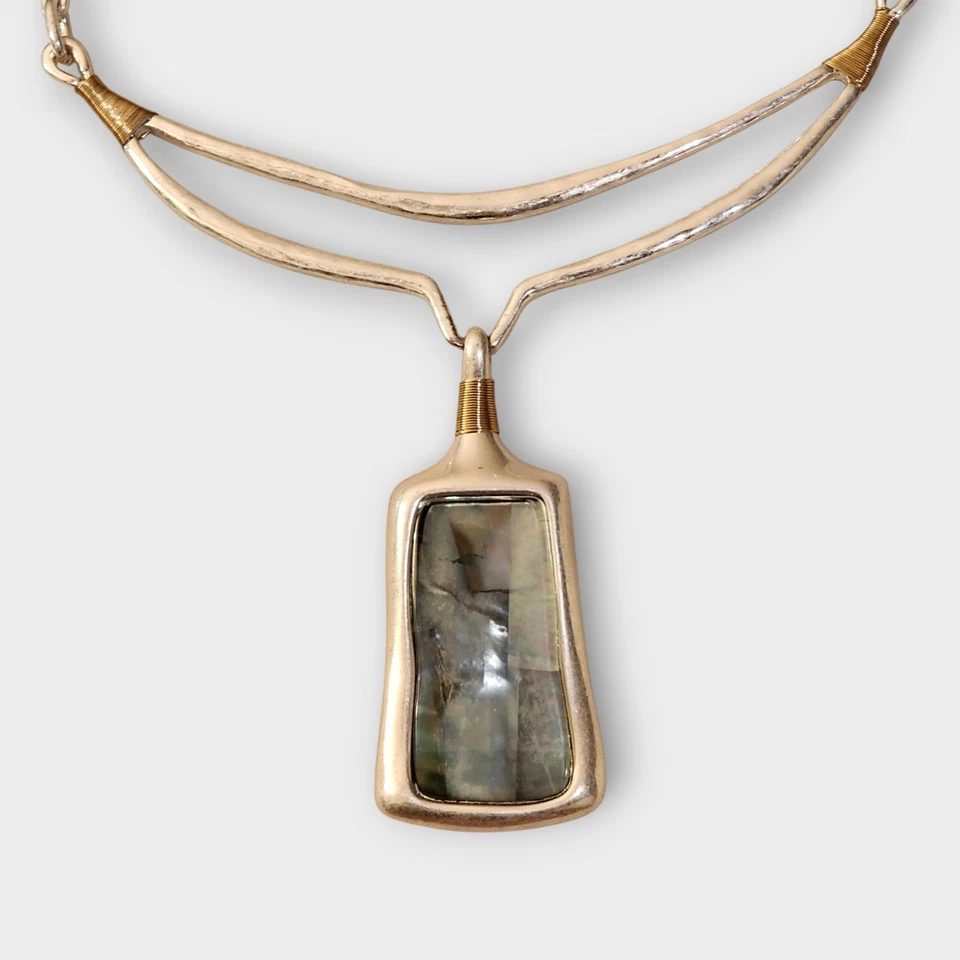 COLLAR COLGANTE PIEDRA ESCULTÓRICA BICOLOR FIRMADO ROBERT LEE MORRIS SOHO Foto 3 de 4