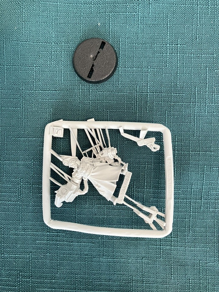 Warhammer 40k Commissar Yarrick Finecast OOP New On Sprue | eBay