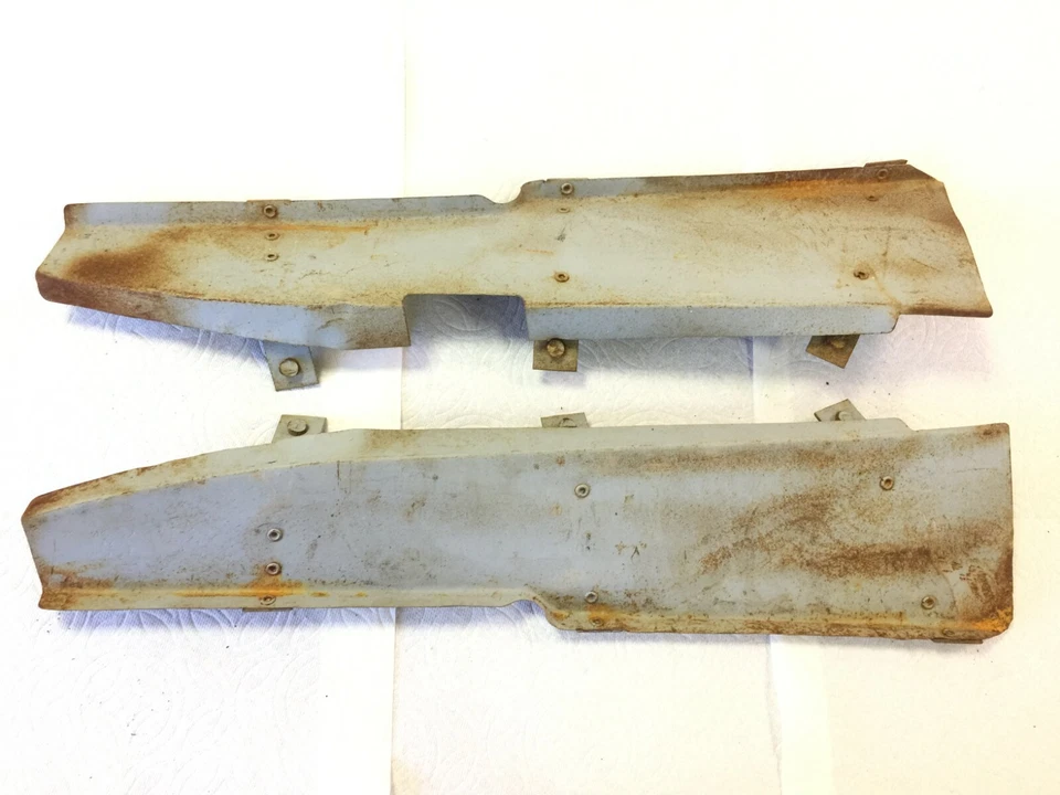 Par de protectores contra salpicaduras de motor usados originales para camión GMC T14 1937 Foto 2 de 4