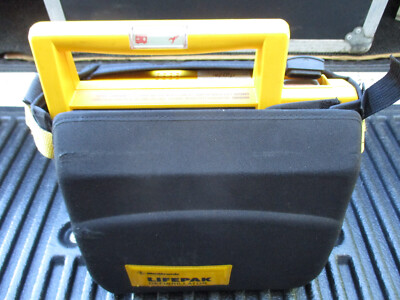 Lifepak 500 Biphasic Automated External Defibrillator w/ Battery and Pads