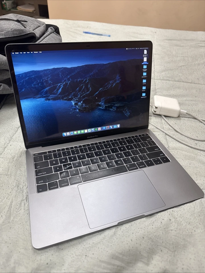 Apple MacBook Pro 13 A1708(2017) (Adapter & Cable included)(Bundle) - Image 2 of 4