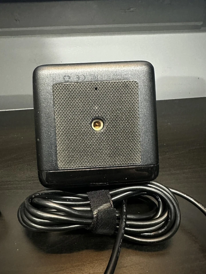 Cámara interactiva Petcube Play Wi-Fi para mascotas 1080P con láser (negro carbono) Foto 3 de 3