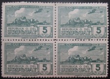 URUGUAY Poste aérienne N°100 en bloc de 4 neuf ** cote 56€