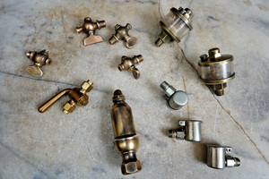 Vintage STEAM WHISTLE BRASS OILERS PET COCKS VALVES LIVE STEAM ENGINES Machinist