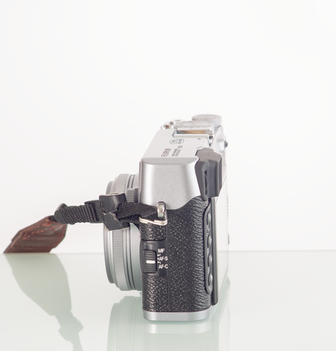 N Mint w/ Box Fujifilm FinePix X Series X100 Silver Camera + EF-42 + lens hood - Picture 8 of 16