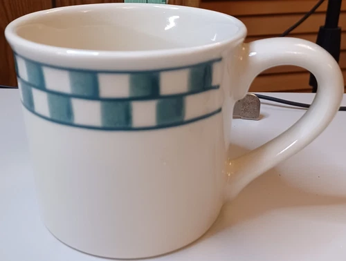 hartstone pottery stoneware mug in green checks checkmates
