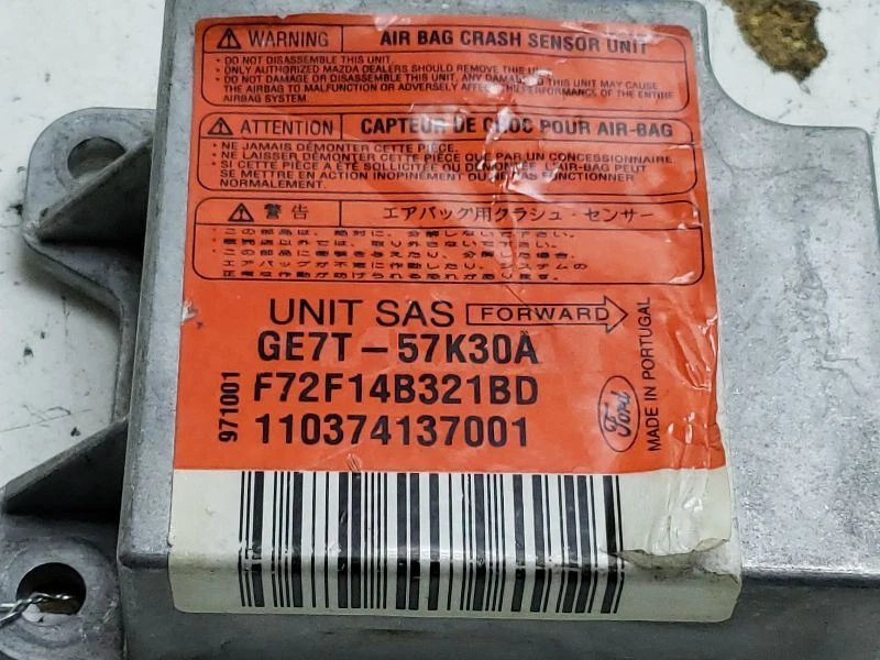 1998 1999 Mazda 626 ECM SRS Under Center Dash OEM GE7T-57K30A - Image 2 of 4