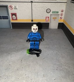 (B63) LEGO Star Wars Senate Commando Minifigure Blue W/ Blaster