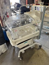 Ohmeda Medical Giraffe OmniBed Infant Incubator 6650-0004-901