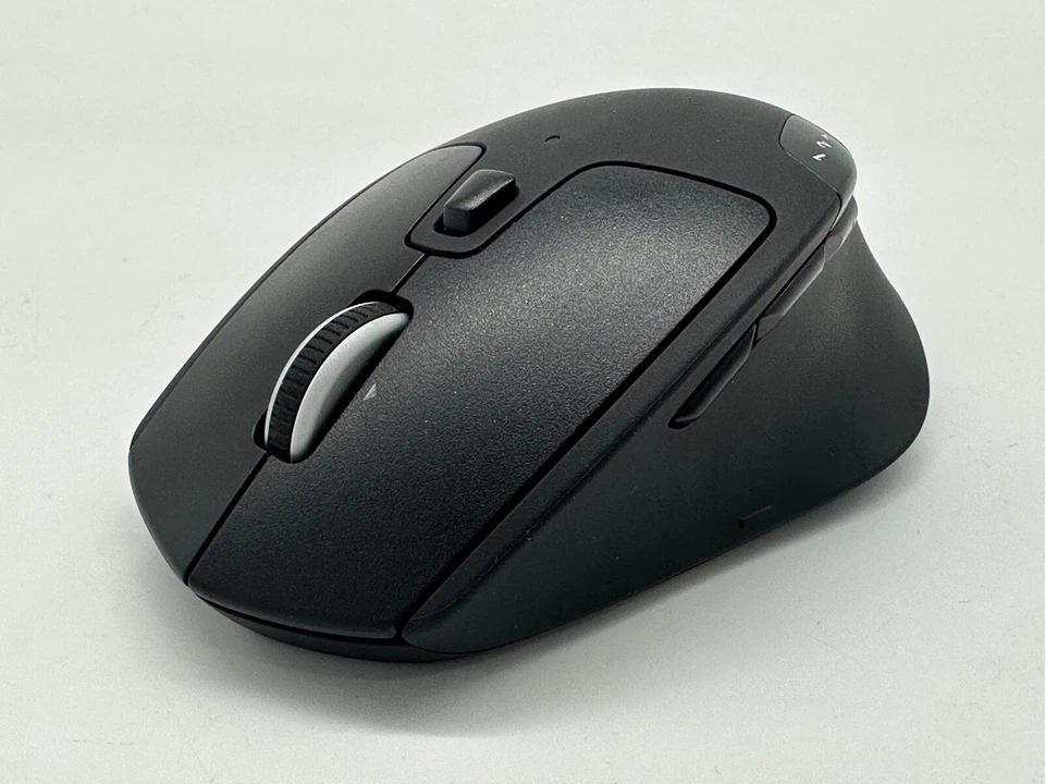 Logitech M720 Wireless & Bluetooth Mouse - Black (No USB) - Image 2 of 4