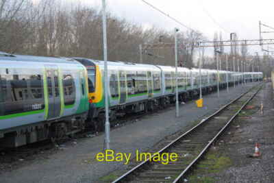 Foto 6x4 WWUs stabil neben Northampton Station Class 350 Desiro UK 4-c c2012