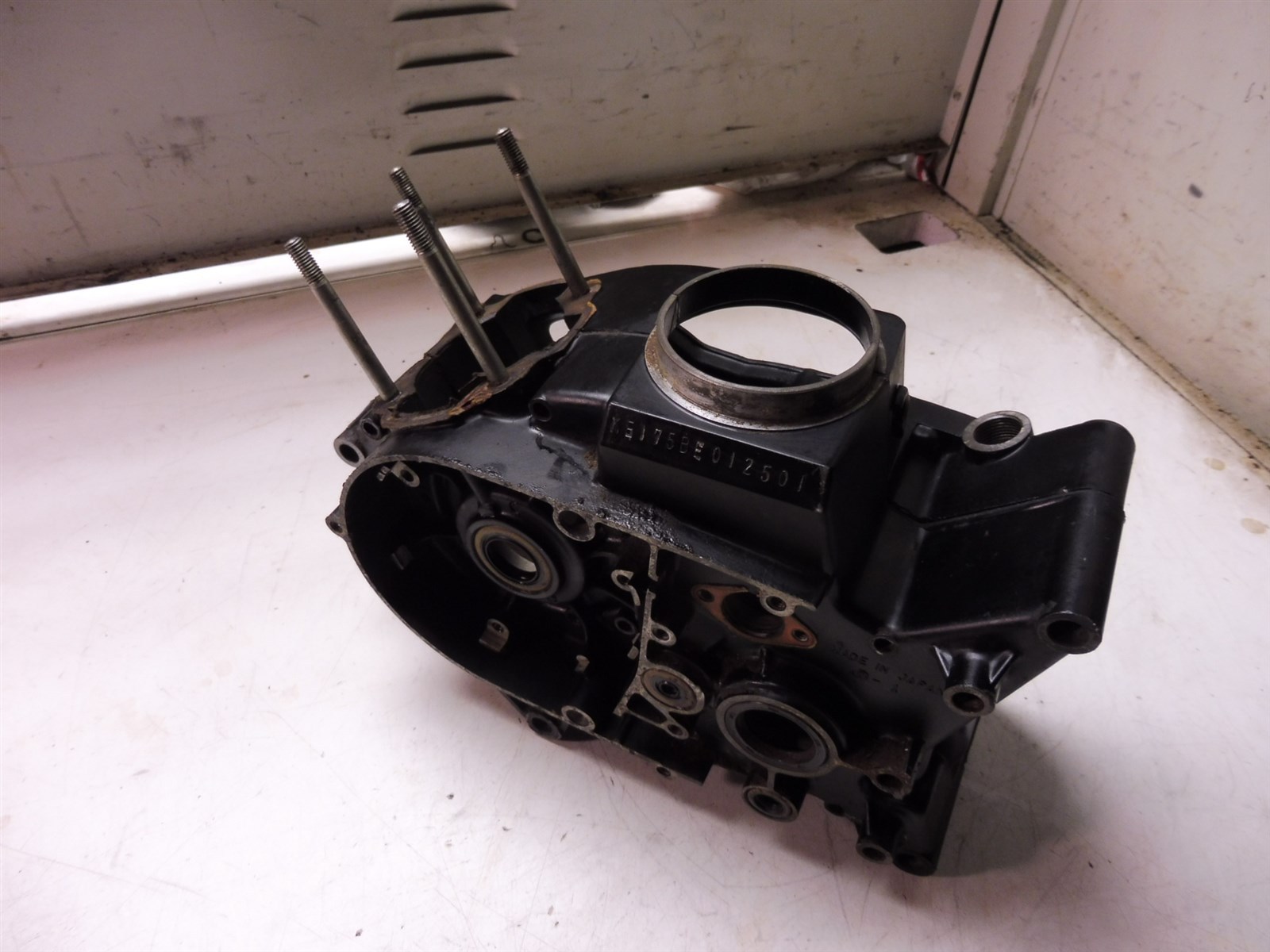 1976 Kawasaki KE175 F7 KM192B. Engine crankcase cases eBay