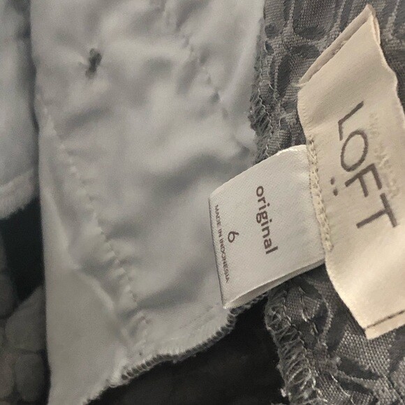 Loft gray textured patterned Capri crop pants sz 6 - image 6