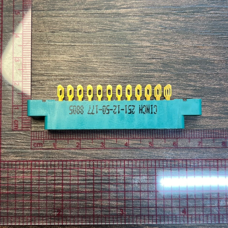 Conector de borde TRW RCA de 24 pines con lengüetas de soldadura chapadas en oro 251-12-50-177 Foto 4 de 4