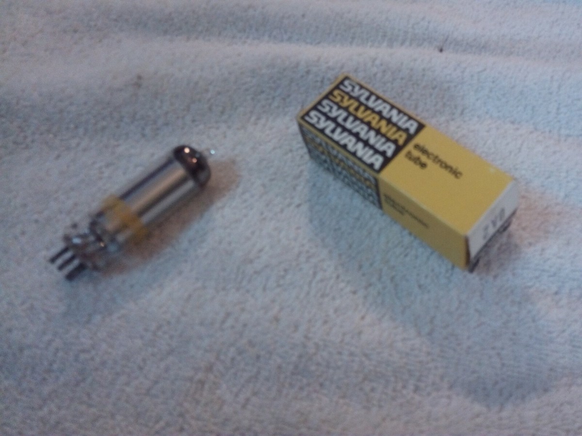 SYLVANIA DA2 VACUUM TUBE NOS BOX GUITAR AMP HAM RADIO TV PART VTG