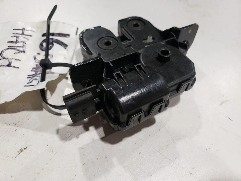 Cierre de bloqueo de maletero trasero - Smart Fortwo 2016 - OEM 905039004R Foto 4 de 4