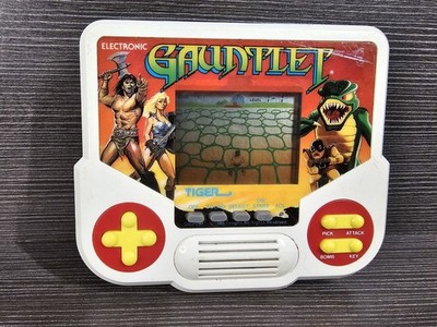 1988 Gauntlet Handheld Console System Tiger Electronics Vintage Tested Works