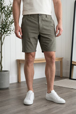 Wrangler Cargo Shorts Men's Sz 34 Army Green 8 Inseam Pockets Gorpcore