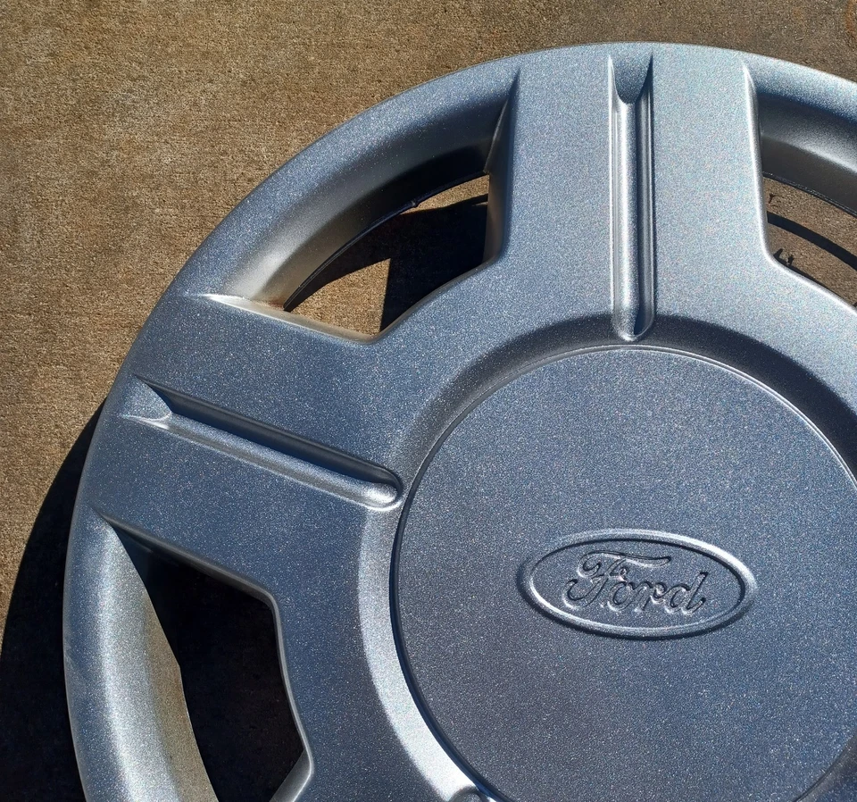 Tapacubos Ford Windstar 2001-2003 se adapta a rueda de 15", p/n 1F22-1130-AA, 7033 repintado Foto 2 de 4