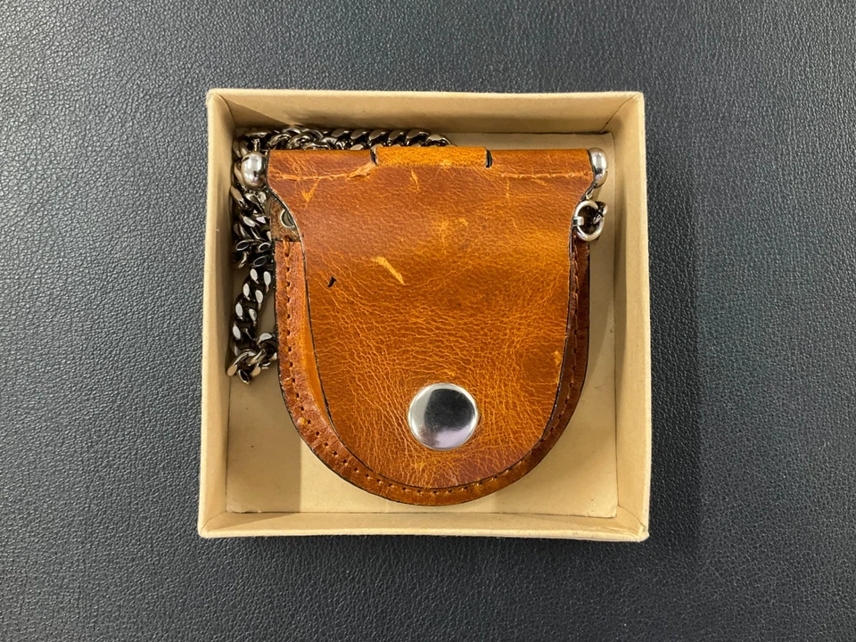 2000 Jeep Hula Bowl Maui Stainless Steel Pocket Watch with Leather Case! - Image 2 of 4