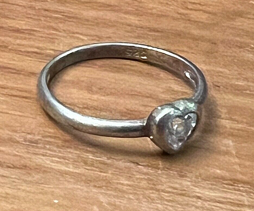 Anillo de corazón vintage de plata esterlina con circonita cúbica talla 7 3/4 - Imagen 2 de 5