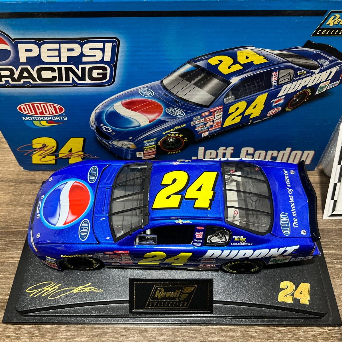 Revell Monogram Jeff Gordon 24未開封品 JEFF GORDON 2001 PEPSI RACING / DUPONT 1/24 REVELL