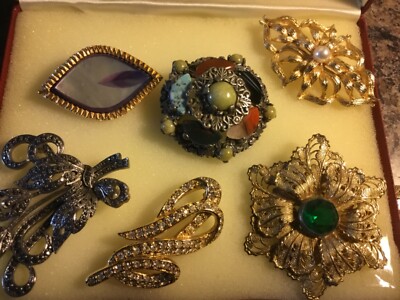 VINTAGE QUALITY BROOCHES, EXOUISITE, WEST, MIRACLE